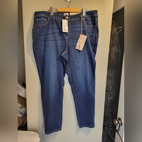 NEW DC Jeans Blue Womem Jeans, Size 20P - Picture 2 of 8